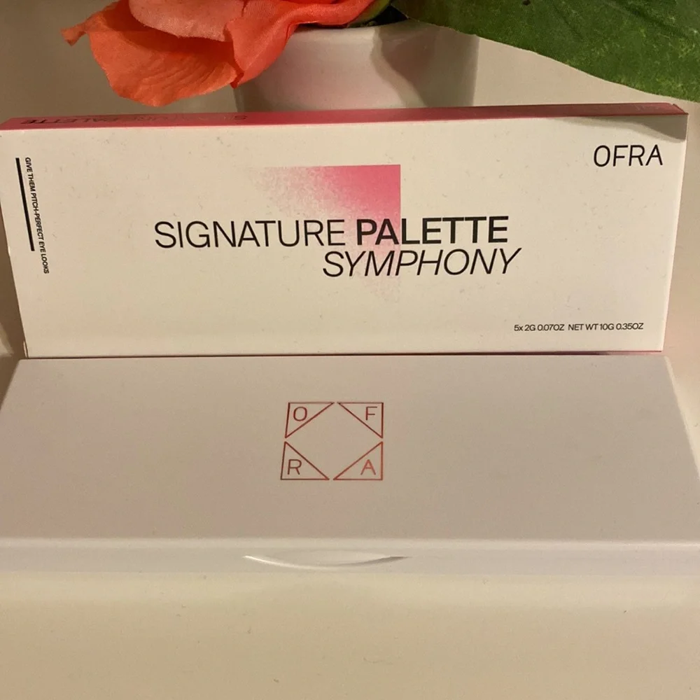 NIB OFRA Signature Palette in Symphony